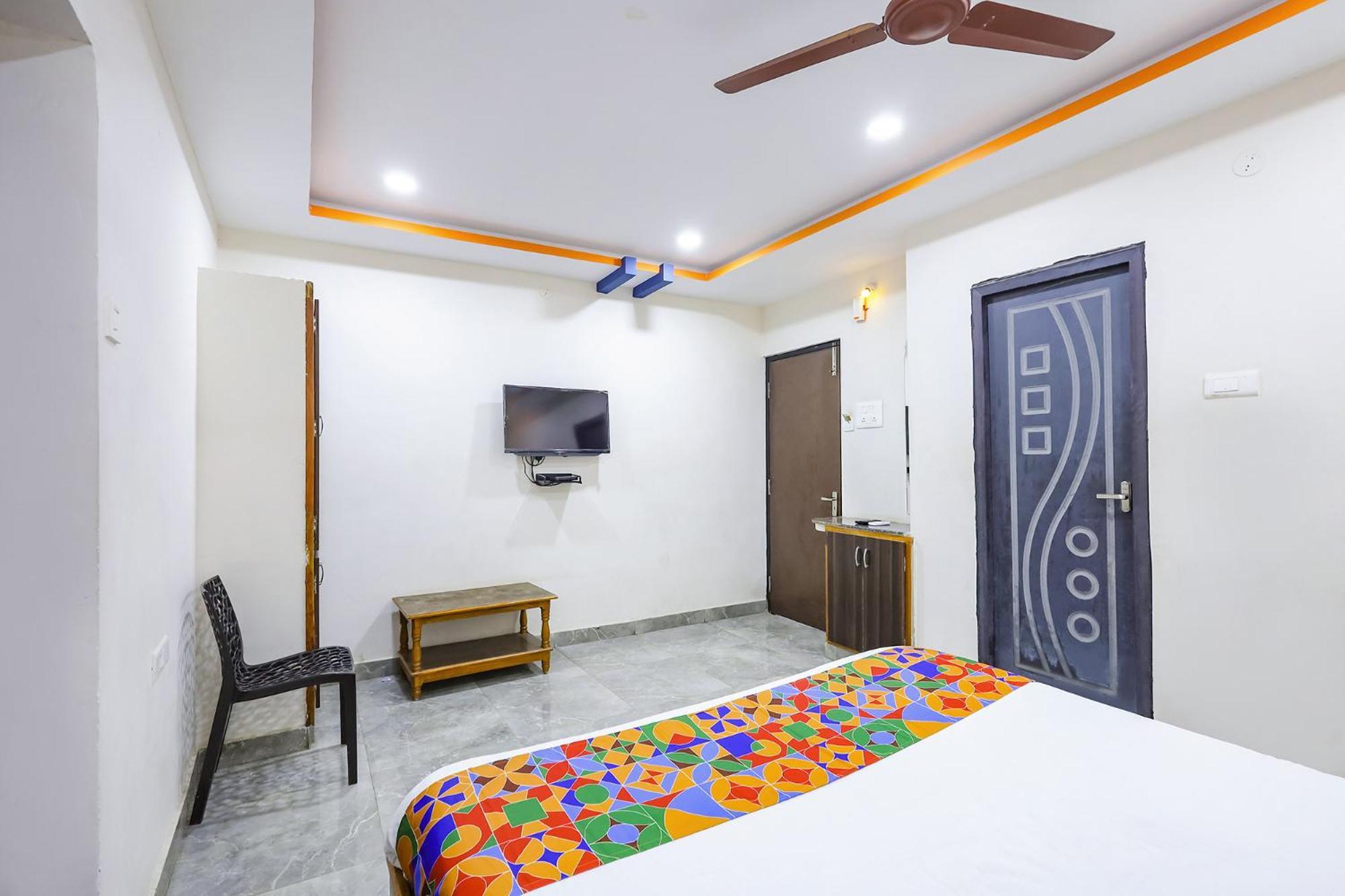 Capital O Lakshmi Residency Hotel Tirupati Bagian luar foto