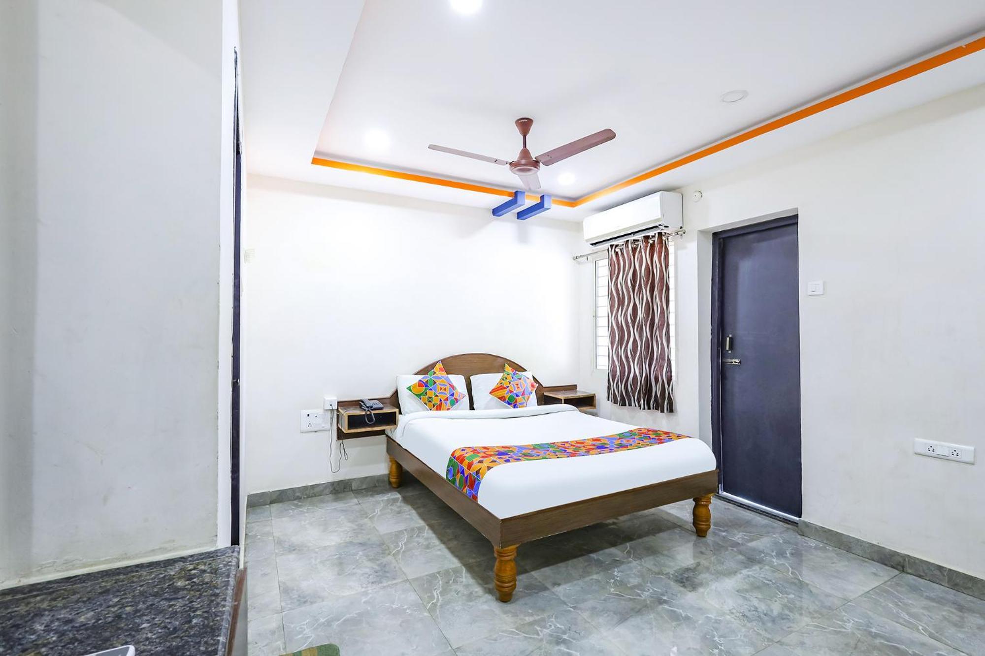 Capital O Lakshmi Residency Hotel Tirupati Bagian luar foto