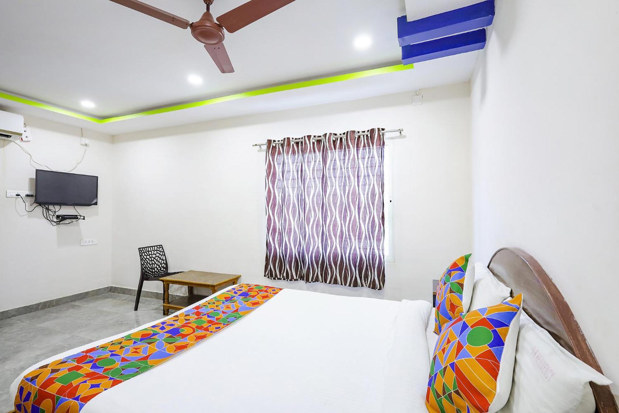 Capital O Lakshmi Residency Hotel Tirupati Bagian luar foto