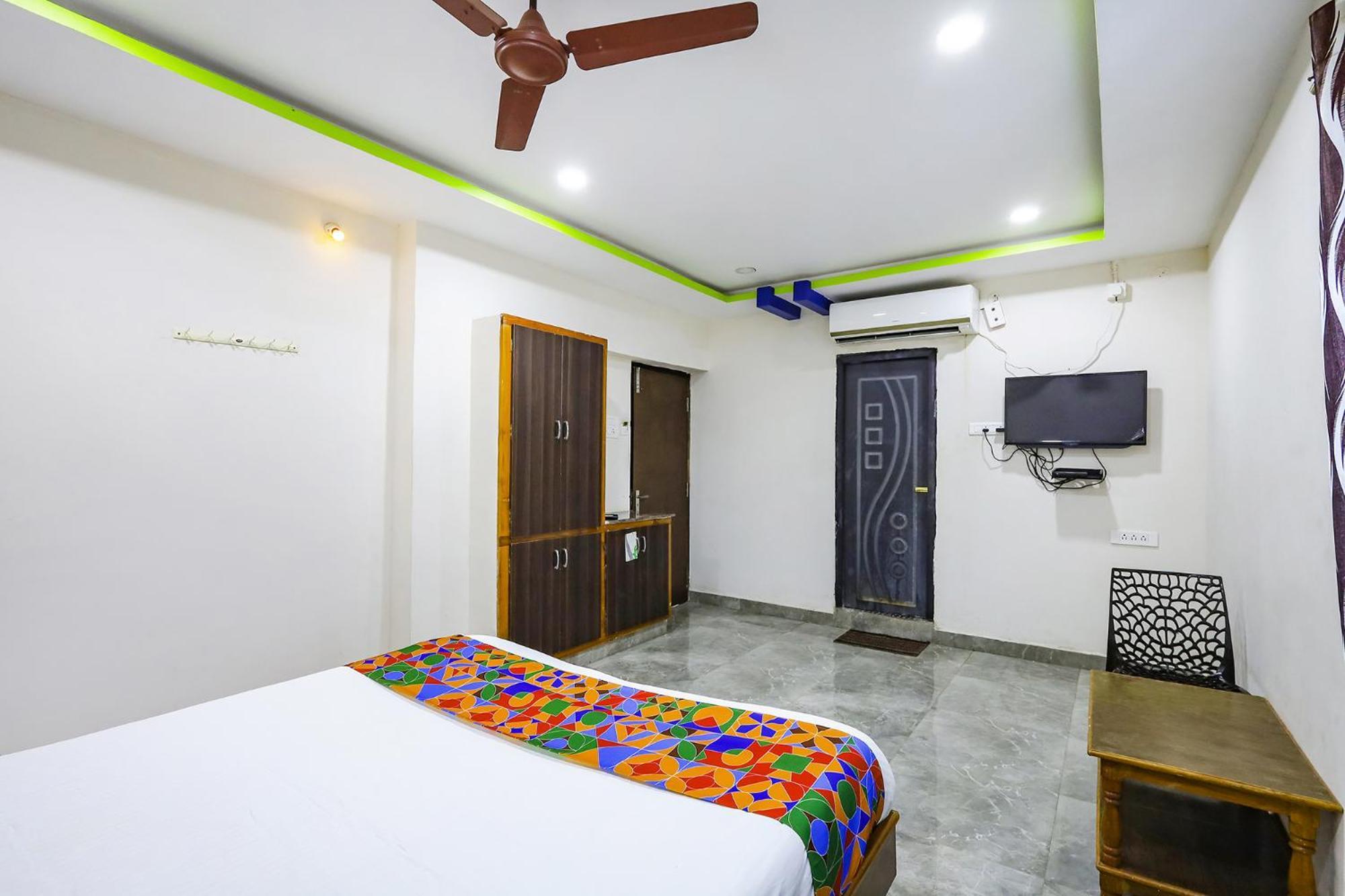 Capital O Lakshmi Residency Hotel Tirupati Bagian luar foto