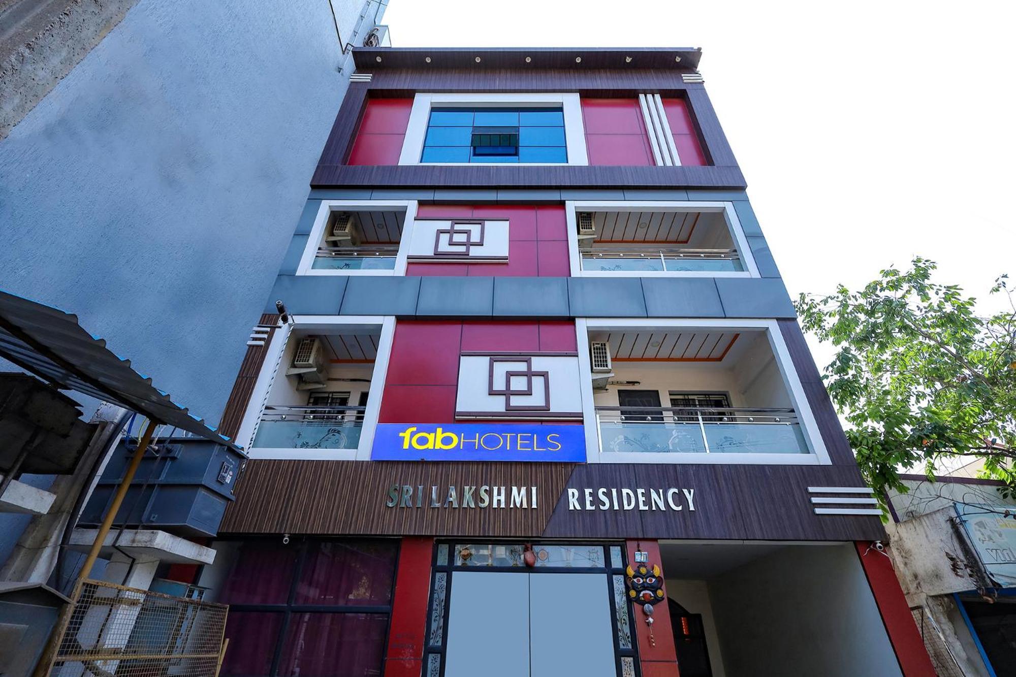 Capital O Lakshmi Residency Hotel Tirupati Bagian luar foto