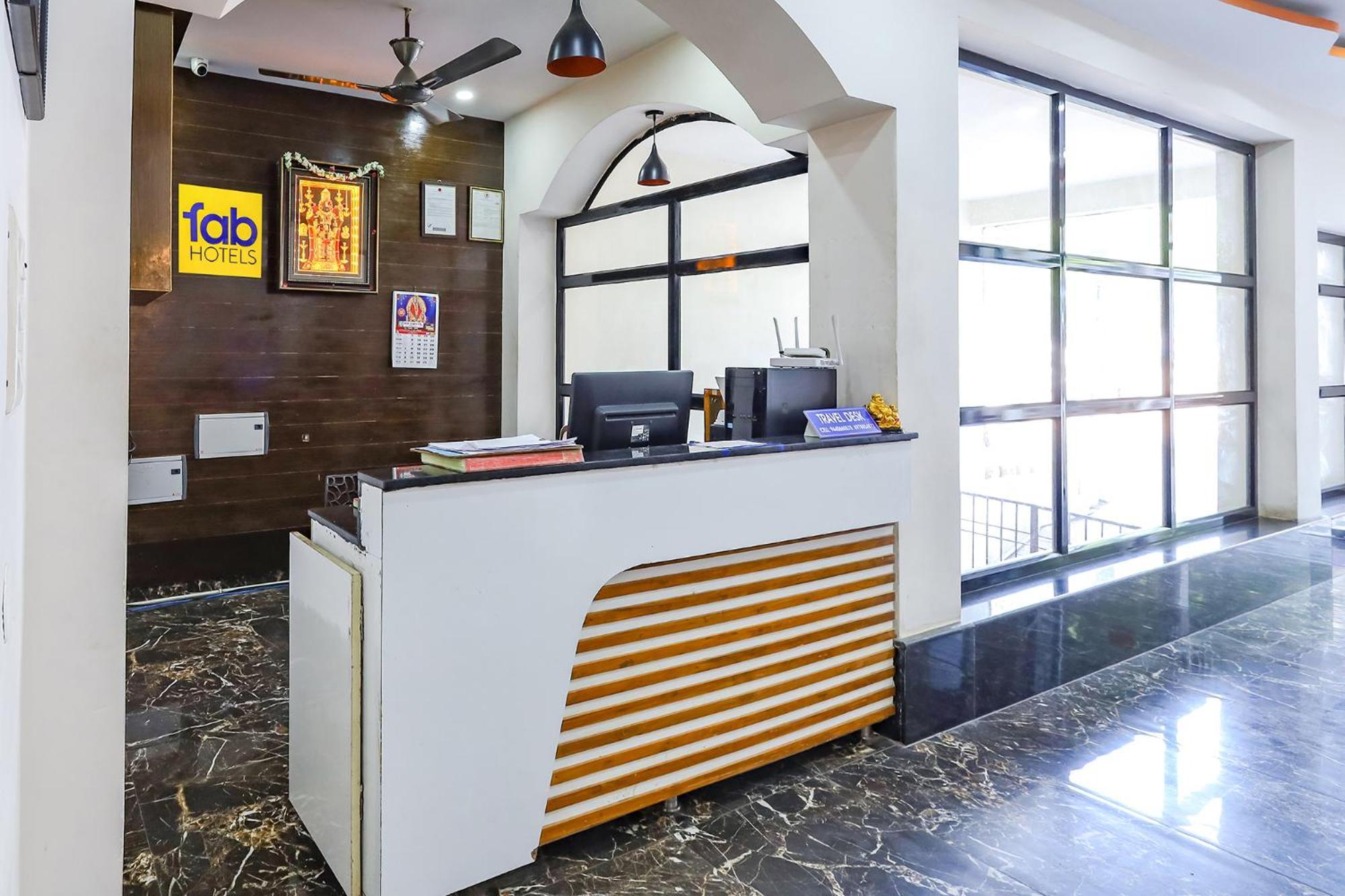 Capital O Lakshmi Residency Hotel Tirupati Bagian luar foto