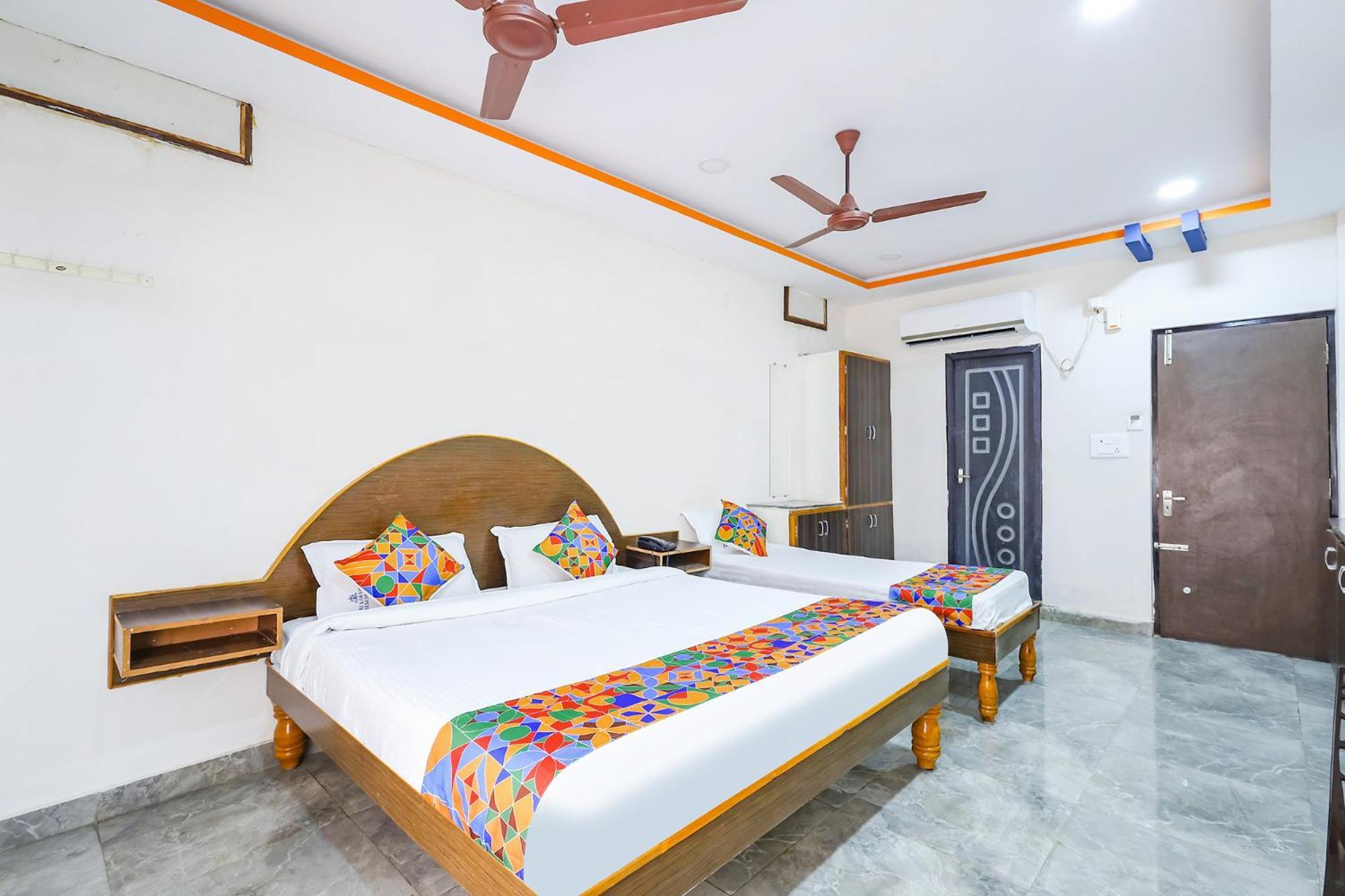 Capital O Lakshmi Residency Hotel Tirupati Bagian luar foto