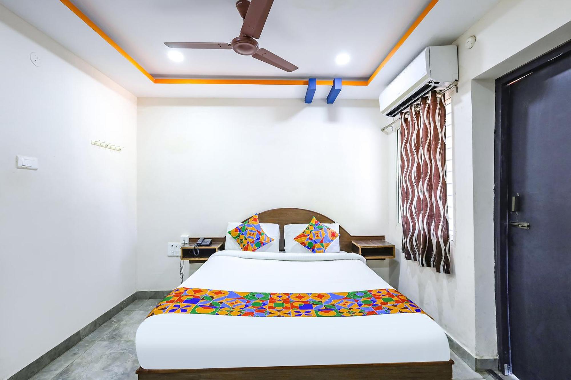 Capital O Lakshmi Residency Hotel Tirupati Bagian luar foto