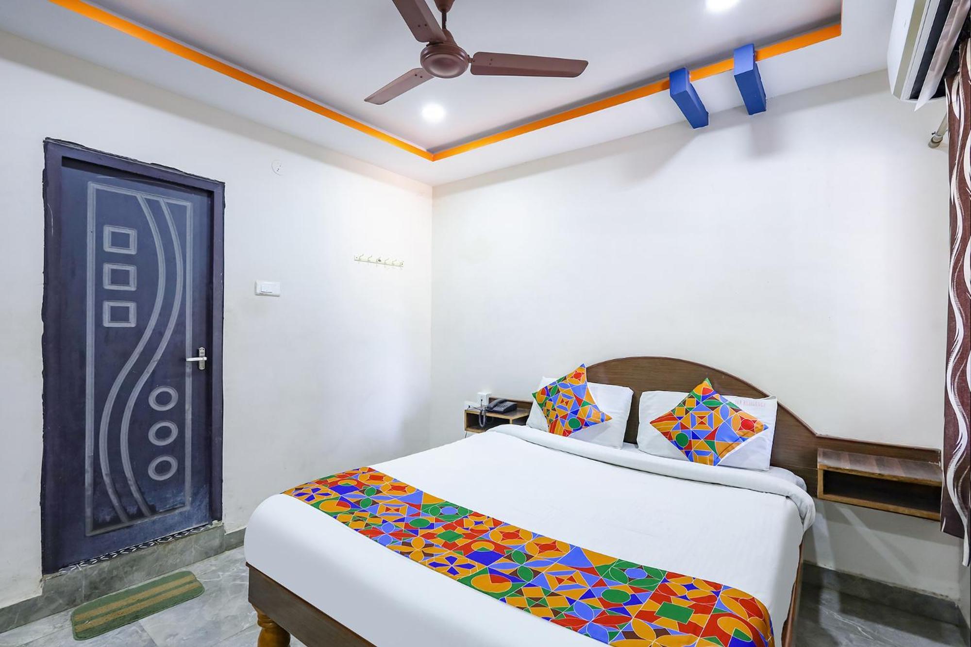 Capital O Lakshmi Residency Hotel Tirupati Bagian luar foto