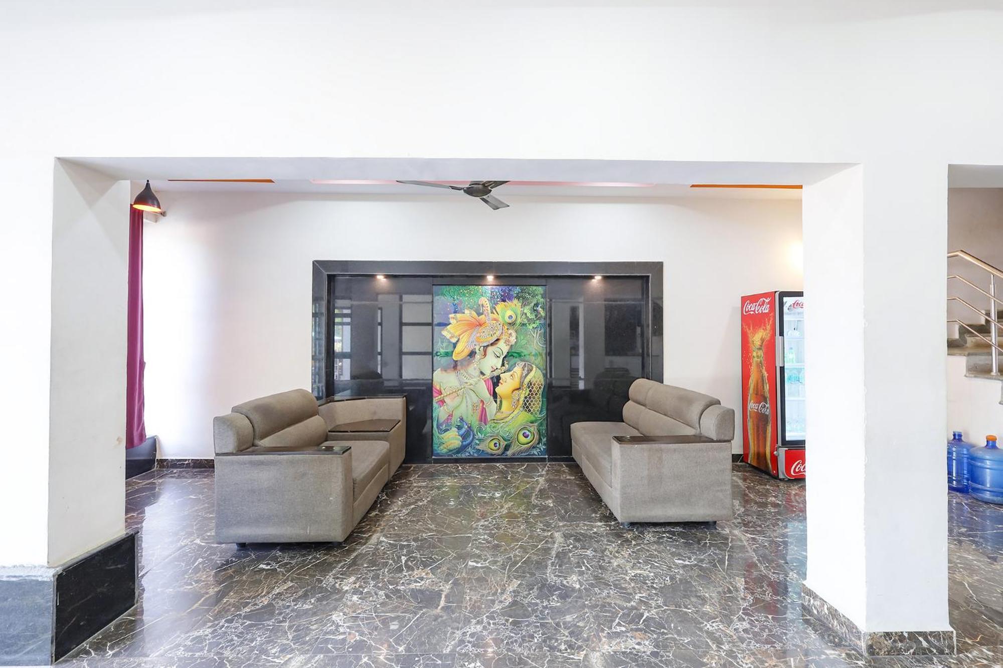 Capital O Lakshmi Residency Hotel Tirupati Bagian luar foto