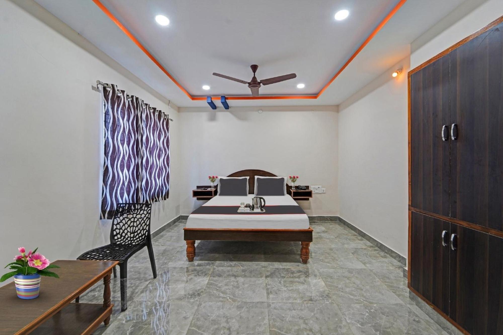 Capital O Lakshmi Residency Hotel Tirupati Bagian luar foto
