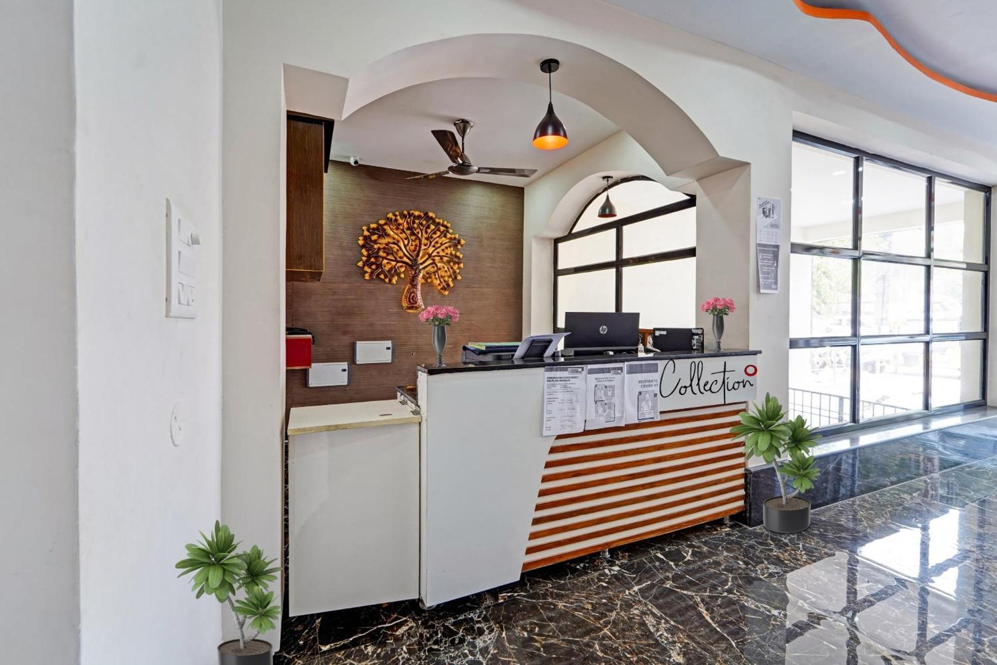 Capital O Lakshmi Residency Hotel Tirupati Bagian luar foto