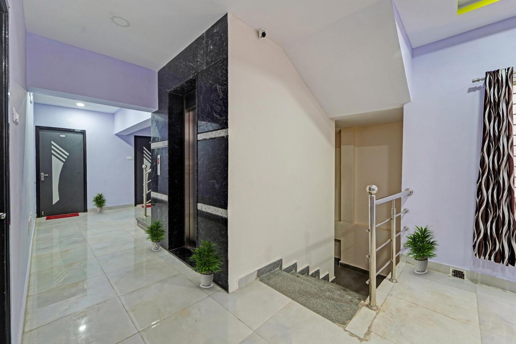 Capital O Lakshmi Residency Hotel Tirupati Bagian luar foto